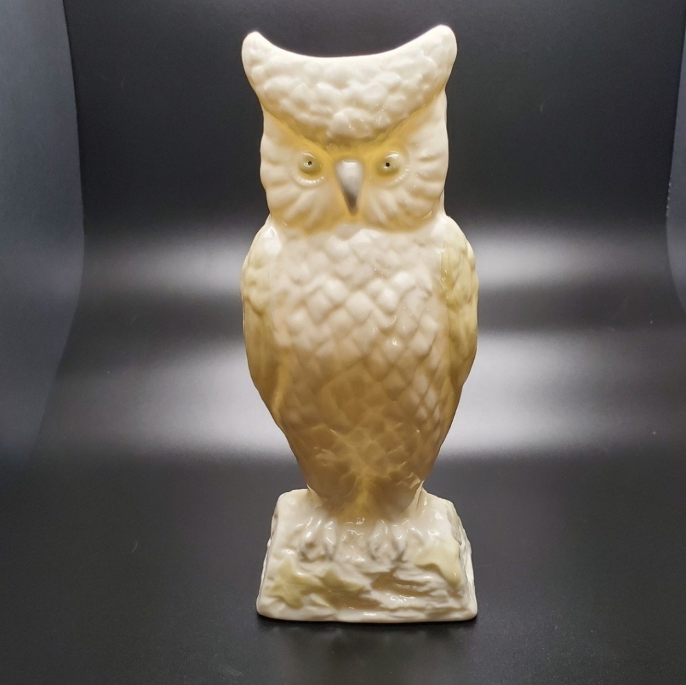 Vintage‎ Belleek Horned Owl Irish Porcelain Vase Green Dog and Harp Halloween
